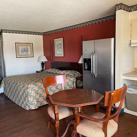 Granbury Inn And Suites Eksteriør bilde