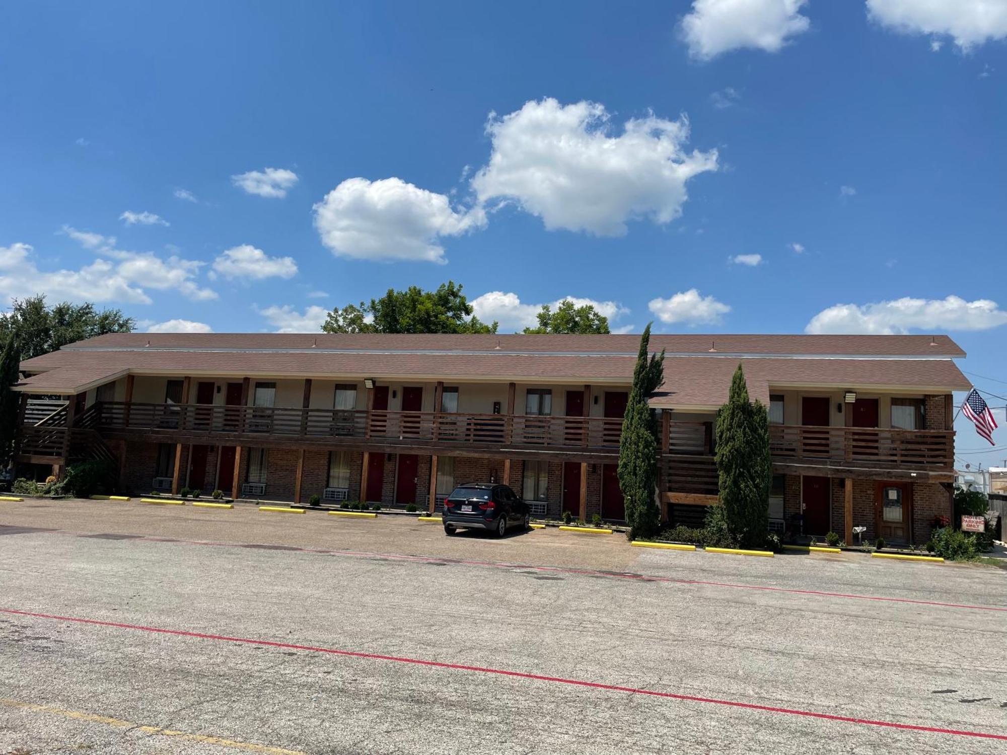 Granbury Inn And Suites Eksteriør bilde